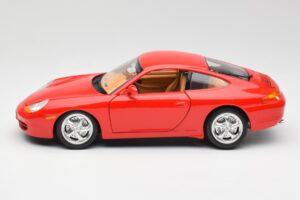 Porsche 911 996 Carrera Vermelho Bburago 1:18 3385 Metal - imagem 4 de 8