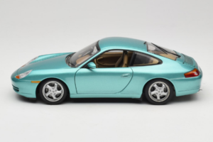 Porsche 911 996 Green Metallic UT Models 1:18 27901 Metal - imagem 4 de 8