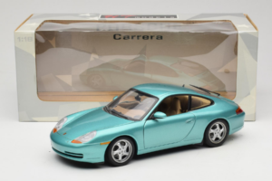 Porsche 911 996 Green Metallic UT Models 1:18 27901 Metal - imagem 8 de 8