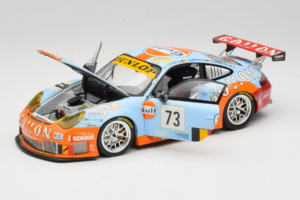 Porsche 911 996 GT3 RSR #73 Y. Lambert / C. Lefort / R. Iannetta 24 Hours of Le Mans 2006 Minichamps 1:18 100066473 Metal - imagem 2 de 8