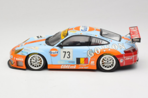 Porsche 911 996 GT3 RSR #73 Y. Lambert / C. Lefort / R. Iannetta 24 Hours of Le Mans 2006 Minichamps 1:18 100066473 Metal - imagem 4 de 8