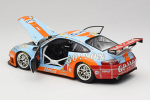 Porsche 911 996 GT3 RSR #73 Y. Lambert / C. Lefort / R. Iannetta 24 Hours of Le Mans 2006 Minichamps 1:18 100066473 Metal - imagem 5 de 8