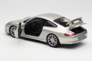 Porsche 911 996 GT3 Prata Hot Wheels 1:18 C2590 Metal - imagem 5 de 8