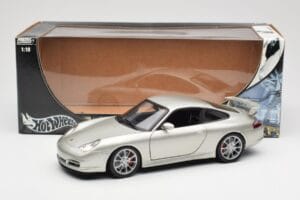 Porsche 911 996 GT3 Prata Hot Wheels 1:18 C2590 Metal - imagem 8 de 8