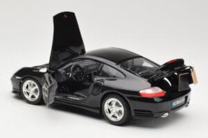 Porsche 911 996 Turbo Preto Bburago 1:18 3367 Metal - imagem 5 de 8