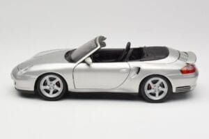 Porsche 911 996 Turbo Cabriolet Prata Maisto 1:18 31660 Metal - imagem 4 de 8