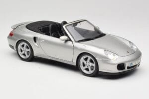 Porsche 911 996 Turbo Cabriolet Prata Maisto 1:18 31660 Metal - imagem 6 de 8