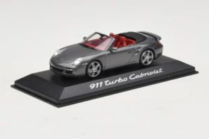 Porsche 911 997 Turbo Cabriolet Grey Metallic Minichamps 1:43 WAP02015216 Metal - imagem 2 de 5
