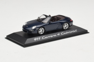 Porsche 911 997 Carrera 4 Cabriolet Azul Escuro Minichamps 1:43 WAP02015216-R1 Metal - imagem 2 de 4