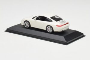 Porsche 911 997 Carrera 4S Carrara Branco Minichamps 1:43 403066431 Metal - imagem 3 de 4