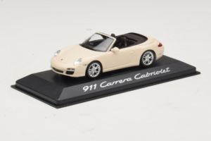 Porsche 911 997 Carrera Cabriolet Branco Minichamps 1:43 WAP02001118 Metal - imagem 2 de 5