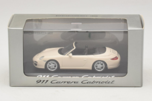 Porsche 911 997 Carrera Cabriolet Branco Minichamps 1:43 WAP02001118 Metal - imagem 4 de 5