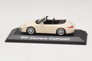 Porsche 911 997 Carrera Cabriolet Branco Minichamps 1:43 WAP02001118 Metal - imagem 5 de 5