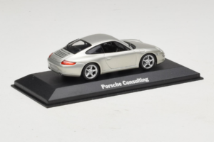 Porsche 911 997 Carrera Silver Metallic Minichamps 1:43 WAP02011515 Metal - imagem 3 de 5