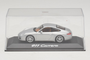 Porsche 911 997 Carrera Silver Metallic Minichamps 1:43 WAP02001218 Metal - imagem 4 de 5