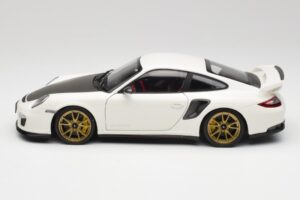 Porsche 911 997 GT2 RS Branco & Dourado Rodas Minichamps 1:18 100069406 Metal - imagem 4 de 8