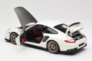 Porsche 911 997 GT2 RS Branco Minichamps 1:18 100069400 Metal - imagem 5 de 8