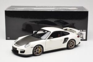 Porsche 911 997 GT2 RS Branco Minichamps 1:18 100069400 Metal - imagem 8 de 8
