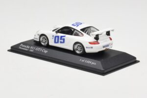 Porsche 911 997 GT3 Cup #5 Presentation 2005 Minichamps 1:43 400056400 Metal - imagem 3 de 4