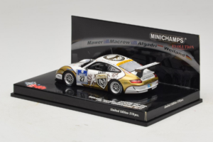 Porsche 911 997 GT3 Cup #27 24 Hours of Nurburgring 2010 Minichamps 1:43 437106727 Metal - imagem 3 de 4