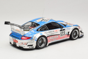 Porsche 911 997 GT3 R #123 Muhlner Motorsport E. Fumal / E. Thiry 24 Hours of Spa 2011 Minichamps 1:18 151118923 Metal - imagem 2 de 6