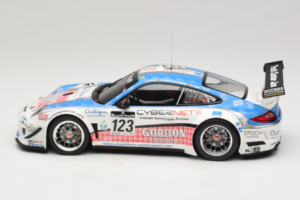 Porsche 911 997 GT3 R #123 Muhlner Motorsport E. Fumal / E. Thiry 24 Hours of Spa 2011 Minichamps 1:18 151118923 Metal - imagem 3 de 6