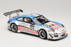 Porsche 911 997 GT3 R #123 Muhlner Motorsport E. Fumal / E. Thiry 24 Hours of Spa 2011 Minichamps 1:18 151118923 Metal - imagem 4 de 6