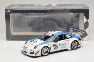 Porsche 911 997 GT3 R #53 Muhlner Motorsport P-Y. Vannelet / U. Peyroles Class Winners 24 Hours of Spa 2010 Minichamps 1:18 1 - imagem 6 de 6