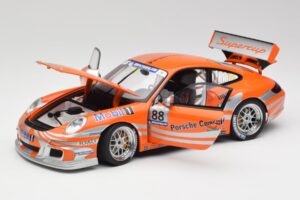 Porsche 911 997 GT3 R #88 Porsche Consulting 2005 AUTOart 1:18 77821 Metal - imagem 2 de 8