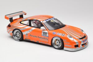 Porsche 911 997 GT3 R #88 Porsche Consulting 2005 AUTOart 1:18 77821 Metal - imagem 6 de 8