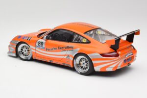 Porsche 911 997 GT3 R #88 Porsche Consulting 2005 AUTOart 1:18 77821 Metal - imagem 7 de 8