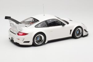 Porsche 911 997 GT3 R Street Branco Minichamps 1:18 151108900 Metal - imagem 2 de 6