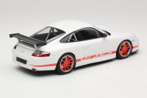 Porsche 911 996 GT3 RS Branco Faixa Vermelha Minichamps 1:18 155062020 Metal - imagem 2 de 6