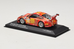 Porsche 911 997 GT3 RSR #75 O. Young / P. Hesnault 24 Hours of Le Mans 2009 Minichamps 1:43 400096975 Metal - imagem 3 de 4