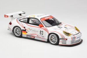 Porsche 911 997 GT3 RSR #83 Team Seikel L. Nielsen / M. Ehret / D. Farnbacher 24 Hours of Le Mans 2006 Minichamps 1:18 100066 - imagem 6 de 8