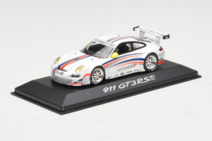 Porsche 911 997 GT3 RSR Branco Com Faixas Azuis e Laranja 2007 Minichamps 1:43 WAP02000618 Metal - imagem 2 de 4