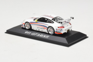 Porsche 911 997 GT3 RSR Branco Com Faixas Azuis e Laranja 2007 Minichamps 1:43 WAP02000618 Metal - imagem 3 de 4