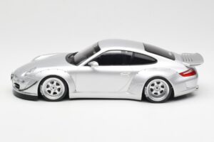 Porsche 911 997 RWB Abu Dhabi IXO 1:18 18CMC166 Metal - imagem 3 de 6