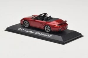 Porsche 911 997 Turbo Cabriolet Vermelho Minichamps 1:43 WAP0200130A Metal - imagem 3 de 4
