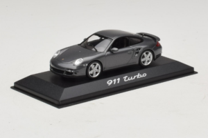 Porsche 911 997 Turbo Grey Metallic Minichamps 1:43 WAP02013016 Metal - imagem 2 de 5