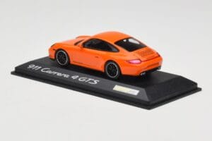 Porsche 911 997.2 Carrera 4 GTS Laranja Minichamps 1:43 WAP0201140C Metal - imagem 3 de 4