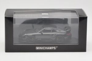 Porsche 911 997.2 GT2 RS Preto com Jantes Pretas Minichamps 1:43 400069404 Metal - imagem 4 de 4