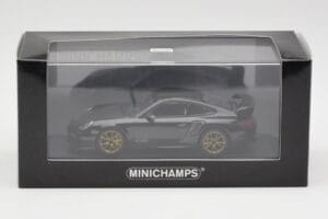 Porsche 911 997.2 GT2 RS Preto com Jantes Douradas Minichamps 1:43 400069402 Metal - imagem 4 de 4