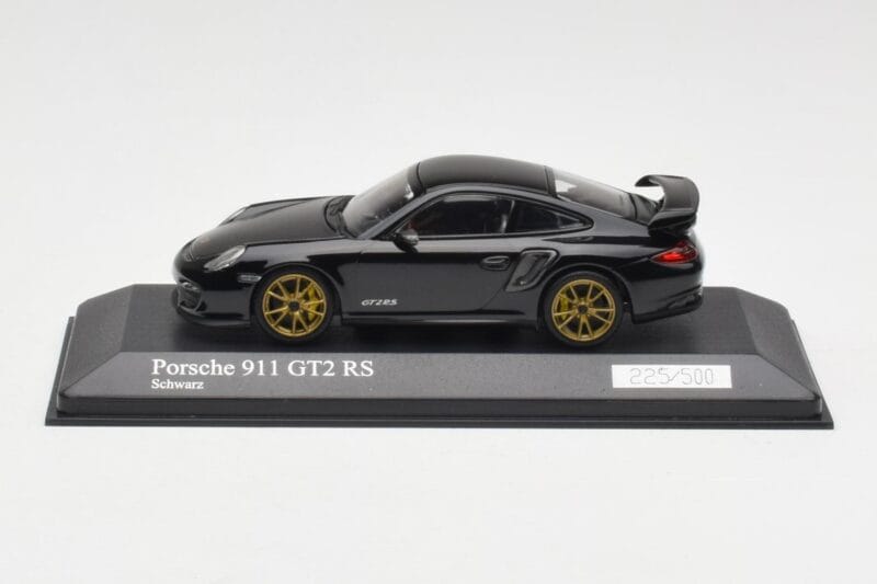 Porsche 911 997.2 GT2 RS Preto com Jantes Douradas Minichamps 1:43 400069402 Metal