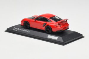 Porsche 911 997.2 GT2 RS Vermelho com Jantes Pretas Minichamps 1:43 400069407 Metal - imagem 3 de 4