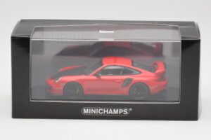 Porsche 911 997.2 GT2 RS Vermelho com Jantes Pretas Minichamps 1:43 400069407 Metal - imagem 4 de 4