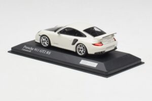 Porsche 911 997.2 GT2 RS Branco com Jantes Prateadas Minichamps 1:43 400069405 Metal - imagem 3 de 4