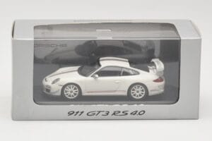Porsche 911 997.2 GT3 RS 4.0 Branco Minichamps 1:43 WAP0200010C Metal - imagem 4 de 4