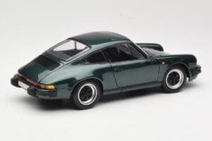 Porsche 911 Carrera Green Metallic Minichamps 1:18 100063022 Metal - imagem 3 de 8