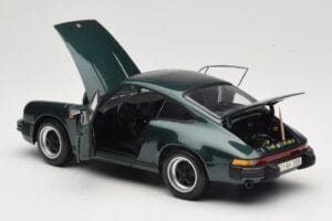 Porsche 911 Carrera Green Metallic Minichamps 1:18 100063022 Metal - imagem 5 de 8